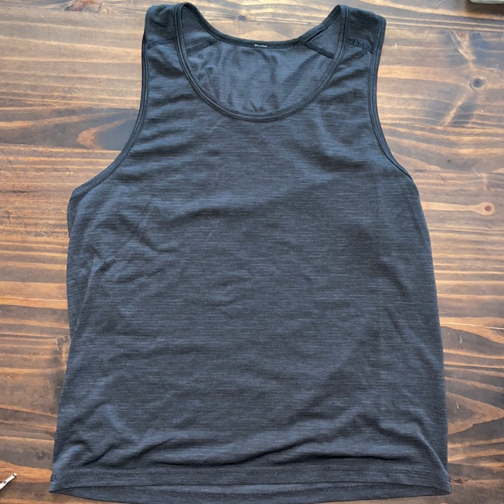 Mela lululemon tank top